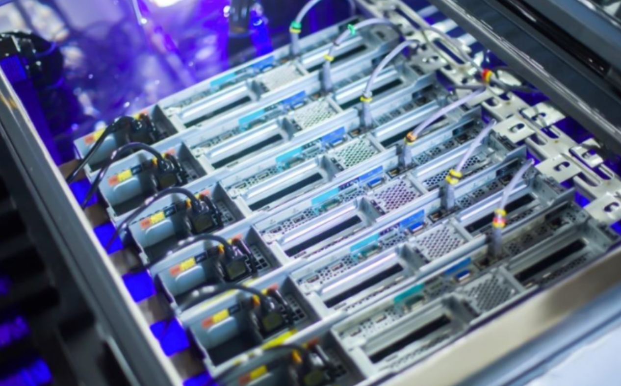 رسم تخطيطي للتبريد السائل الغمر: