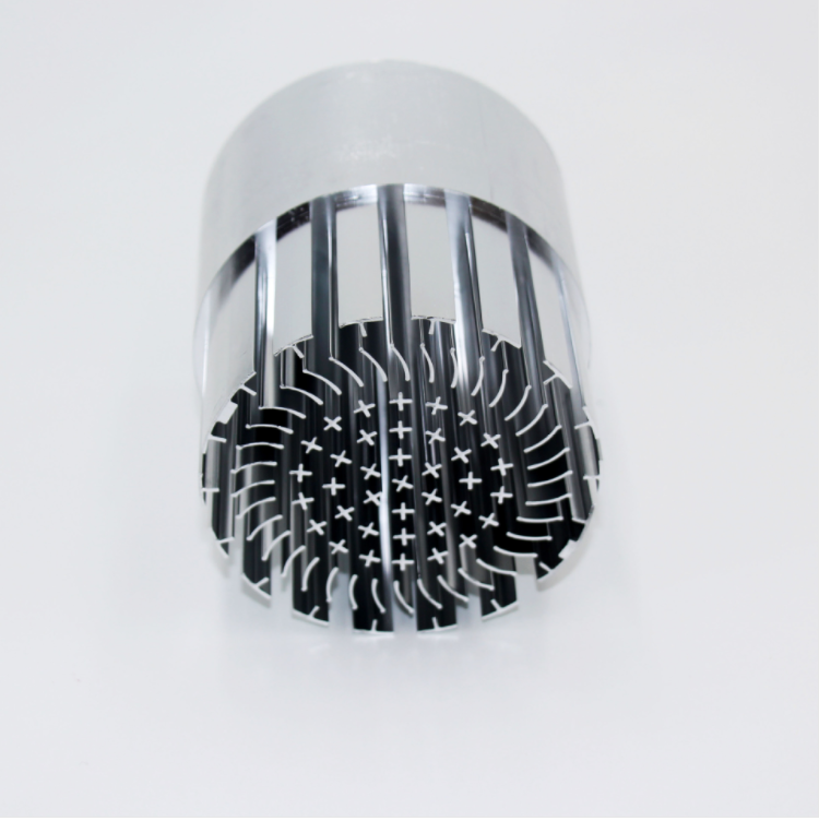 تعظيم أداء LED: الدليل النهائي لتصميم المشتت الحراري والإدارة الحرارية