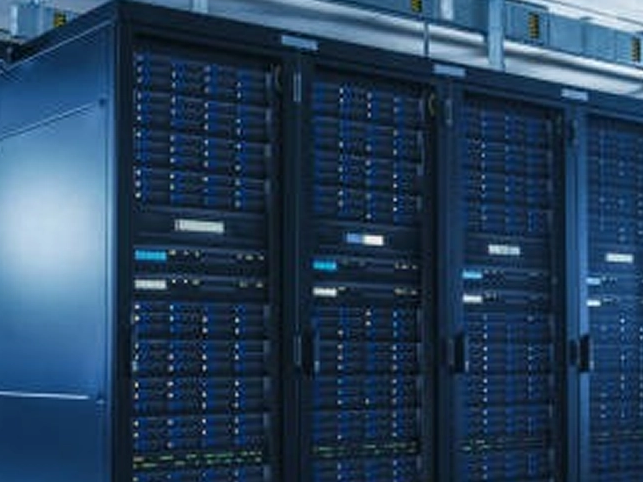 وحدات الأنابيب الحرارية: الجسر الحراري الأساسي في تبريد خادم الذكاء الاصطناعي