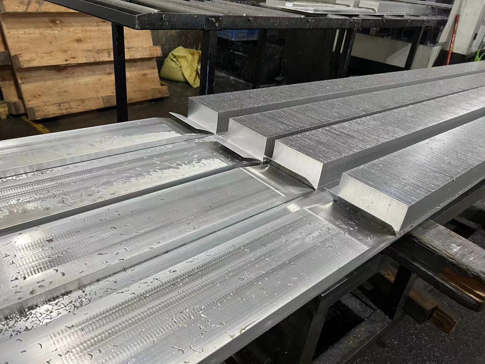 يوفر Winshare Thermal High Power Energy Storage Skived Fin Heap Tipe بالارتداد الحراري المتفوق لأنظمة تخزين الطاقة. دمج تقنية الزعنفة المتقدمة المتقدمة مع أنابيب الحرارة النحاسية عالية الكفاءة ، يضمن هذا الحار الحراري الإدارة الحرارية المثلى ، وتعزيز موثوقية النظام والأداء في تطبيقات مضغوطة وعالية الطاقة.